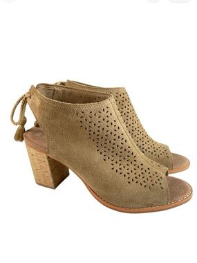 TOMS Women’s Ankle Booties 8 Tan Suede Cutout Block Heel Peep‑Toe Tassel Tie